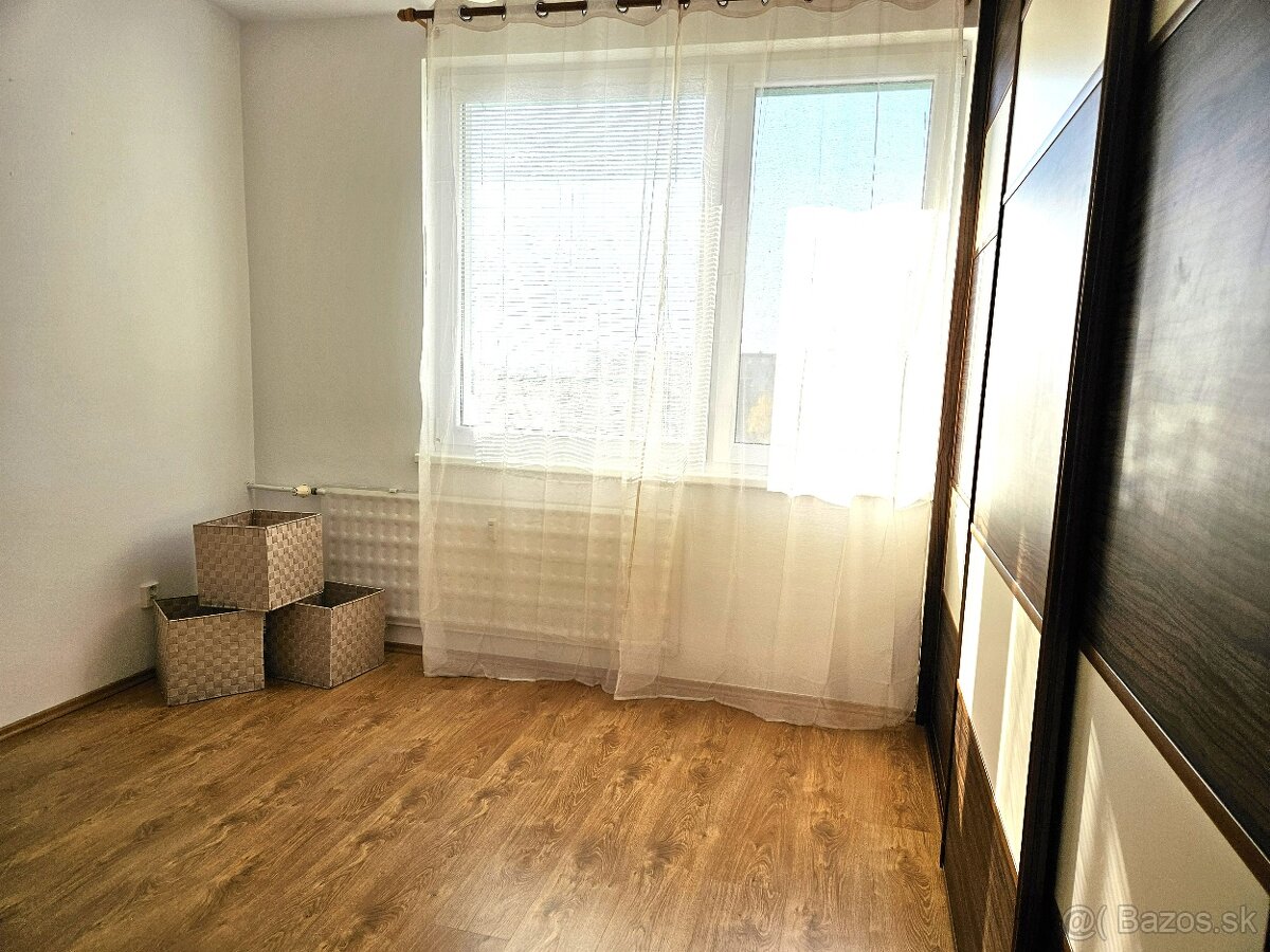 3,5 i byt sídlisko JUH/TOPOĽČANY, ul. Bazovského - 9