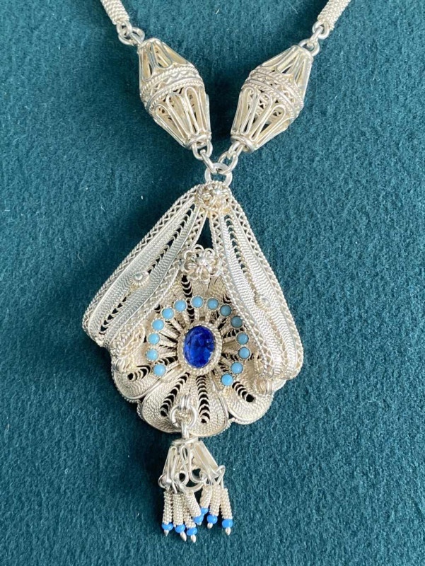 filigránový strieborný prívesok na retiazke - 9