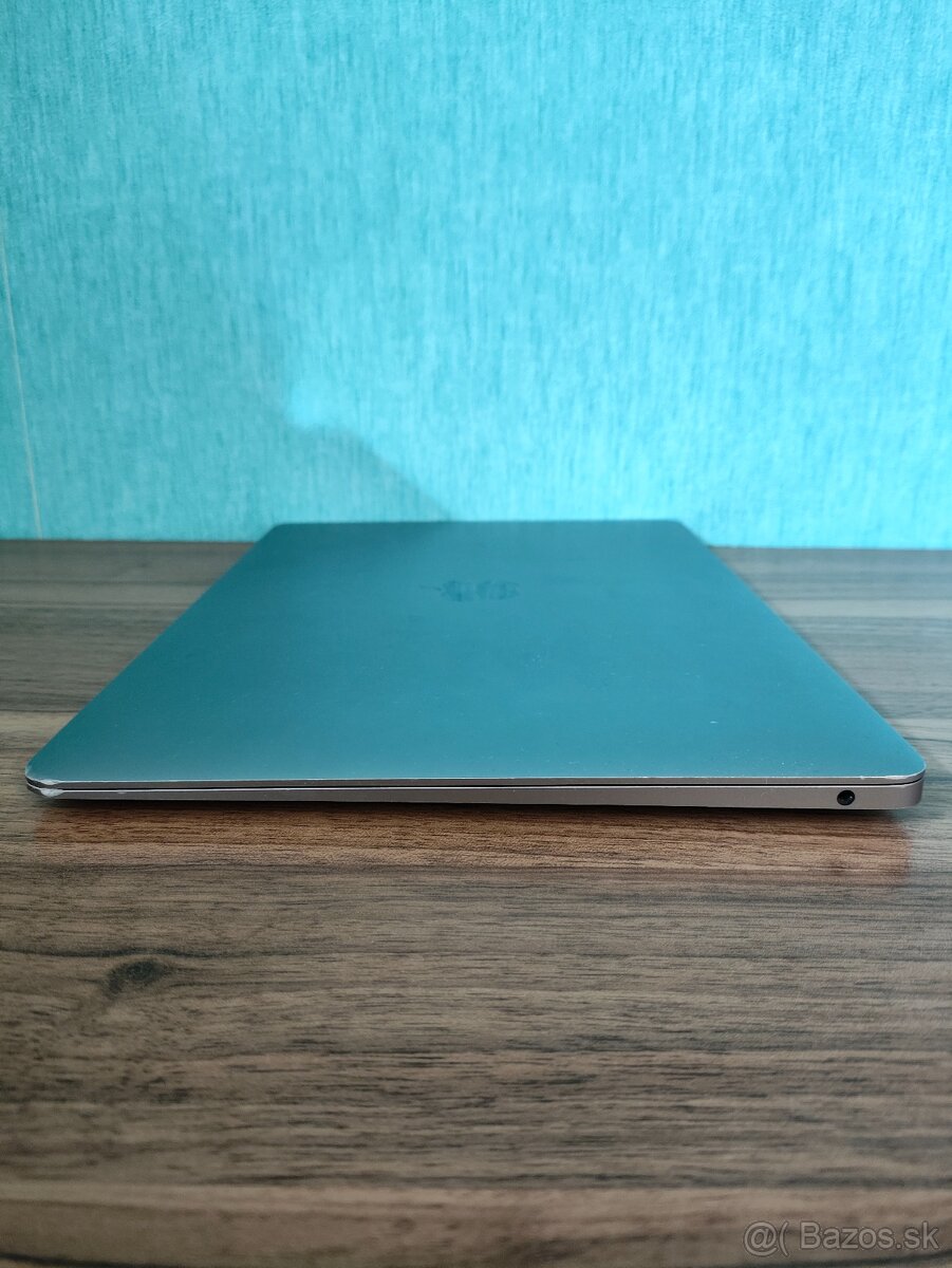 MacBook Air 2020 | i5 • 8GB • 256GB SSD - 9