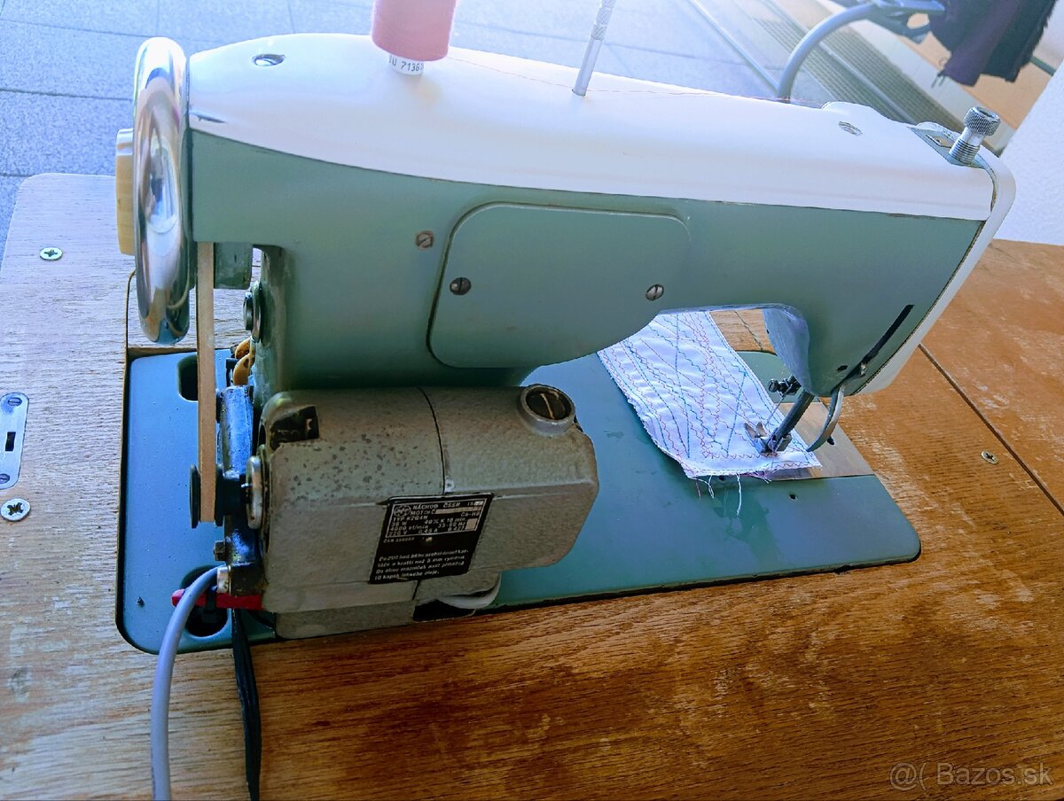 Šijací stroj LADA - 9