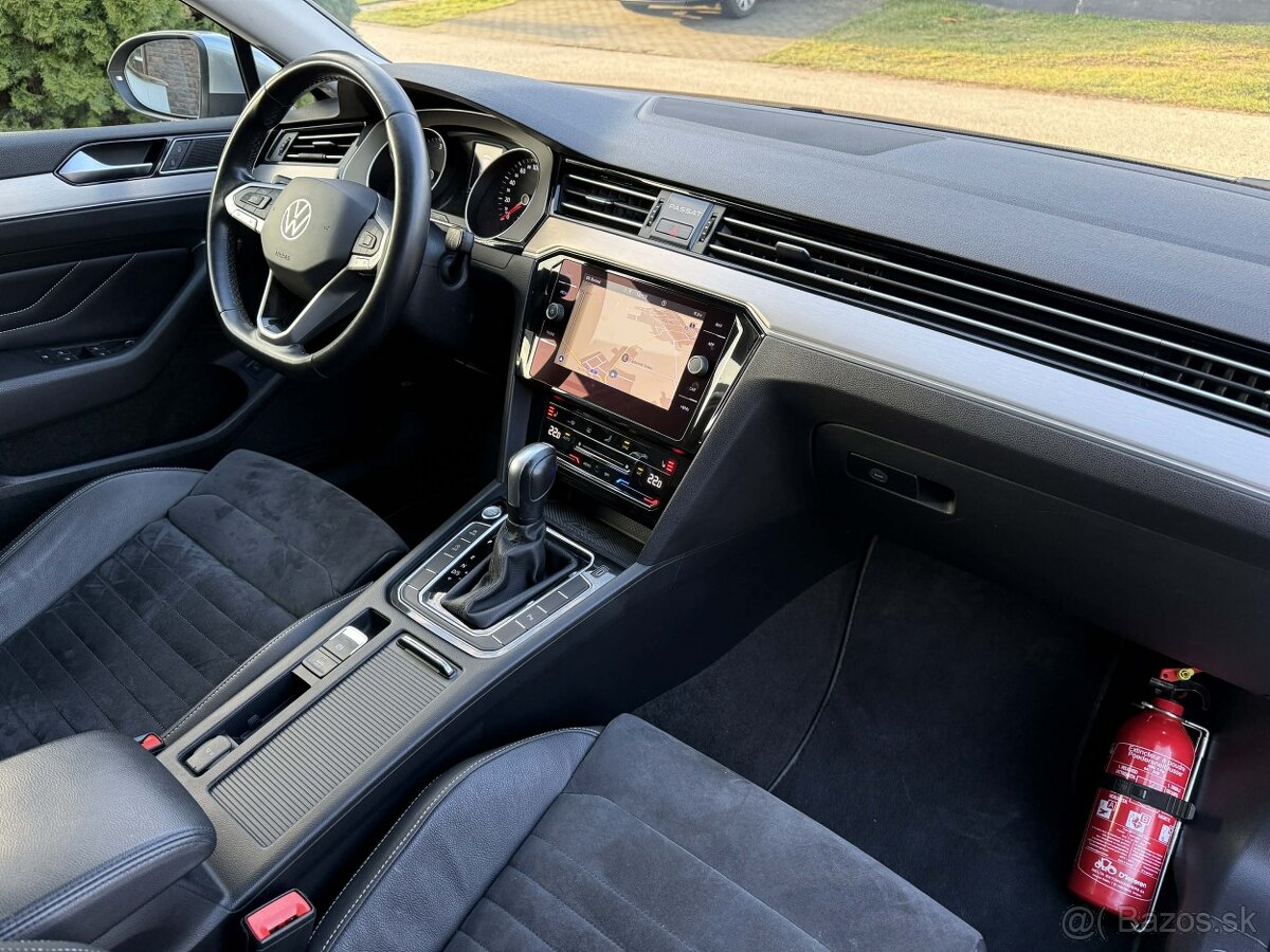 Volkswagen Passat Variant 2.0 TDI EVO Elegance DSG - 9