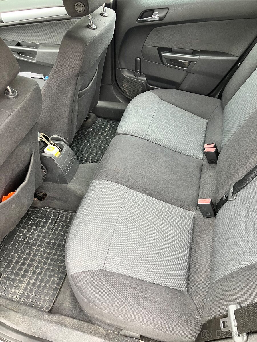 Opel Astra H 1.7CDTi - 9