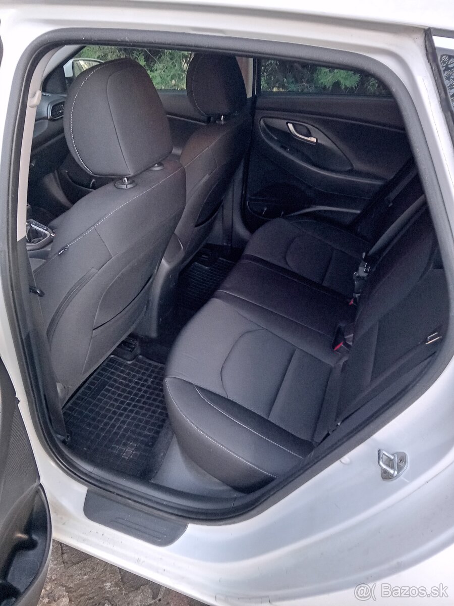Hyundai i30 1.6 crdi 2018 - 9