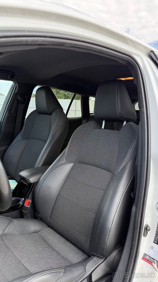 Toyota Corolla 2.0 Hybrid 📅 2020 - 9