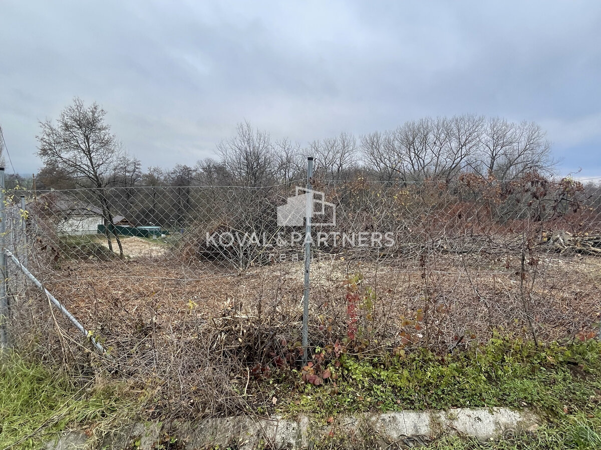 Stavebný pozemok v obci Slažany - 9