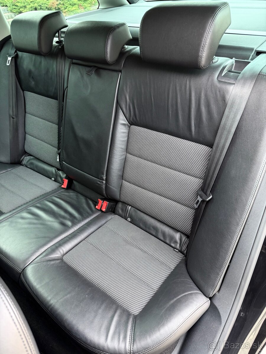 Škoda octavia COMBI 2.0TDi DSG Xenon - 9