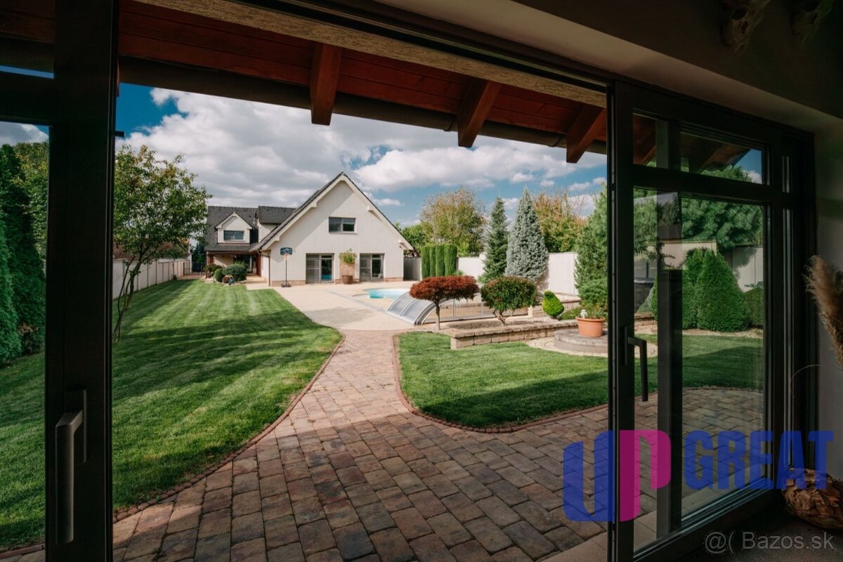 Na predaj exkluzívny rodinný dom s bazénom, SENICA - 9