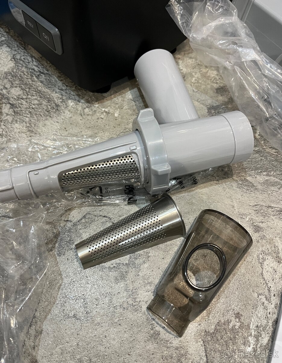 Nový mäsomlynček Bosch MFW68660 ProPower 2200 W - 9