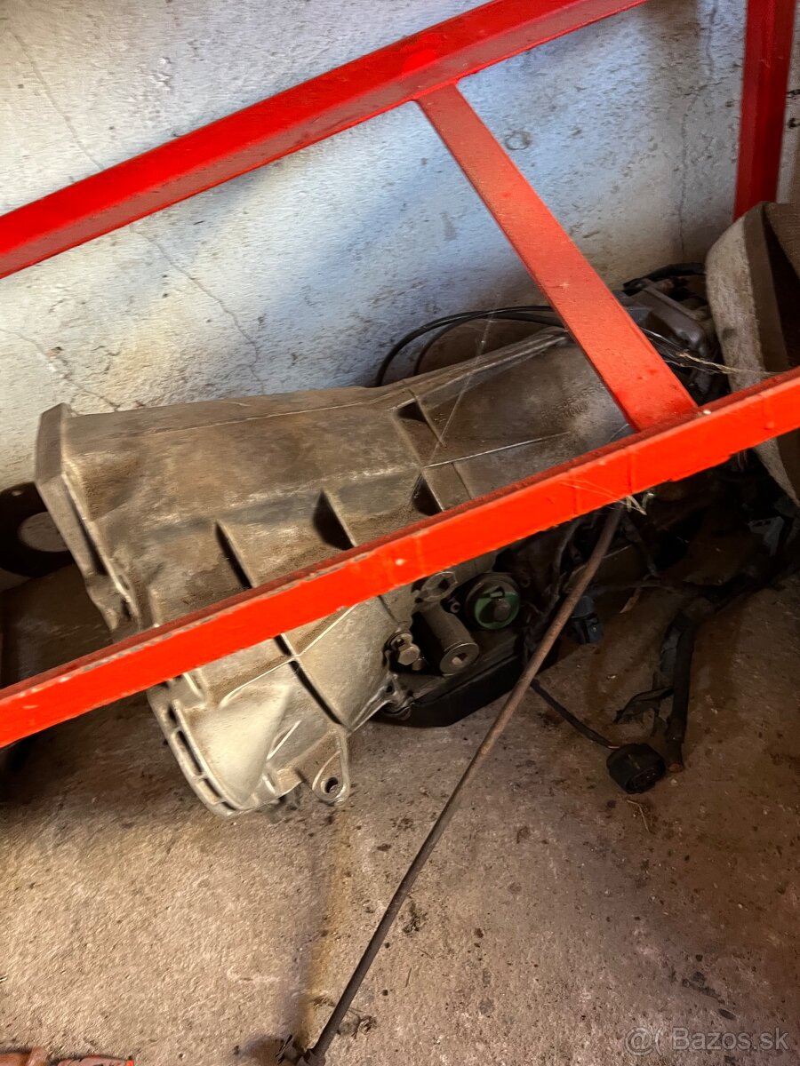 Mercedes W124 230e coupe - 9