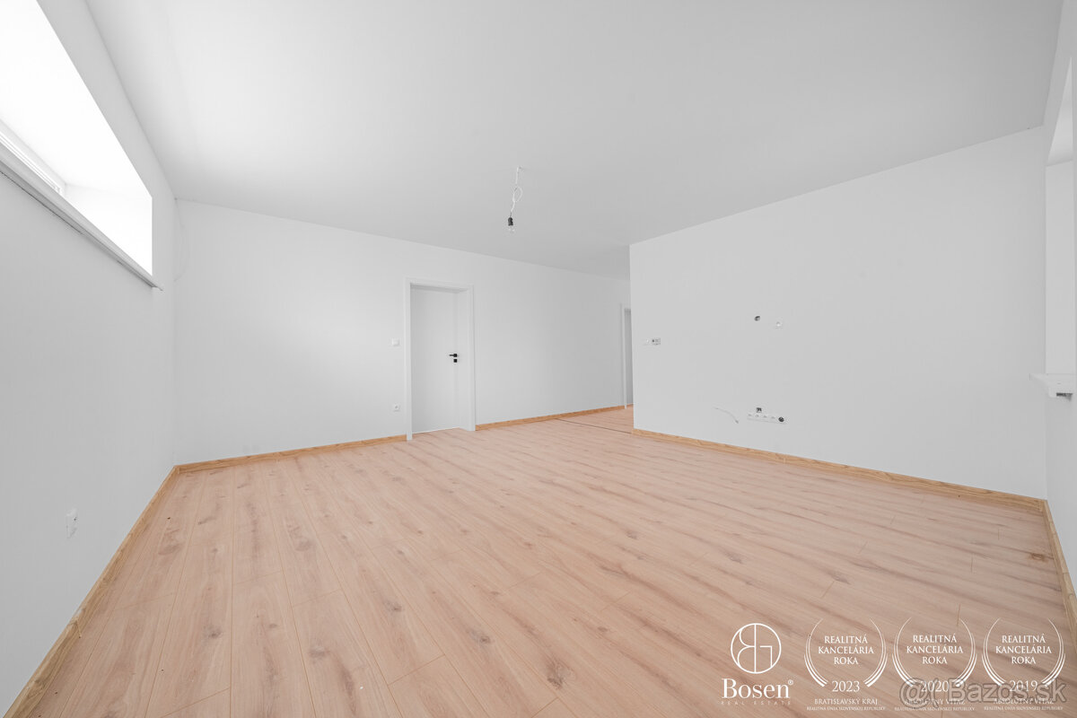 BOSEN | Moderný rodinný dom 147 m2 s veľkou záhradou, garáž, - 9