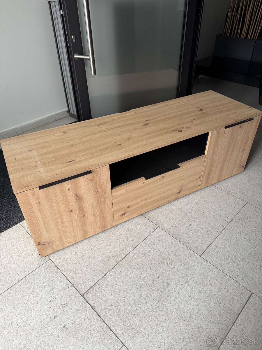 Nábytok rôzneho druhu - 9