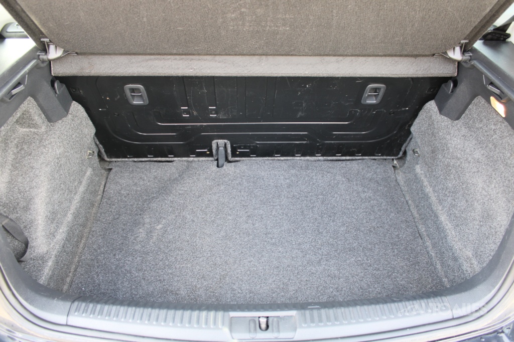 Volkswagen Polo 1,2 i 12V 44 kW TRENDLINE - 9