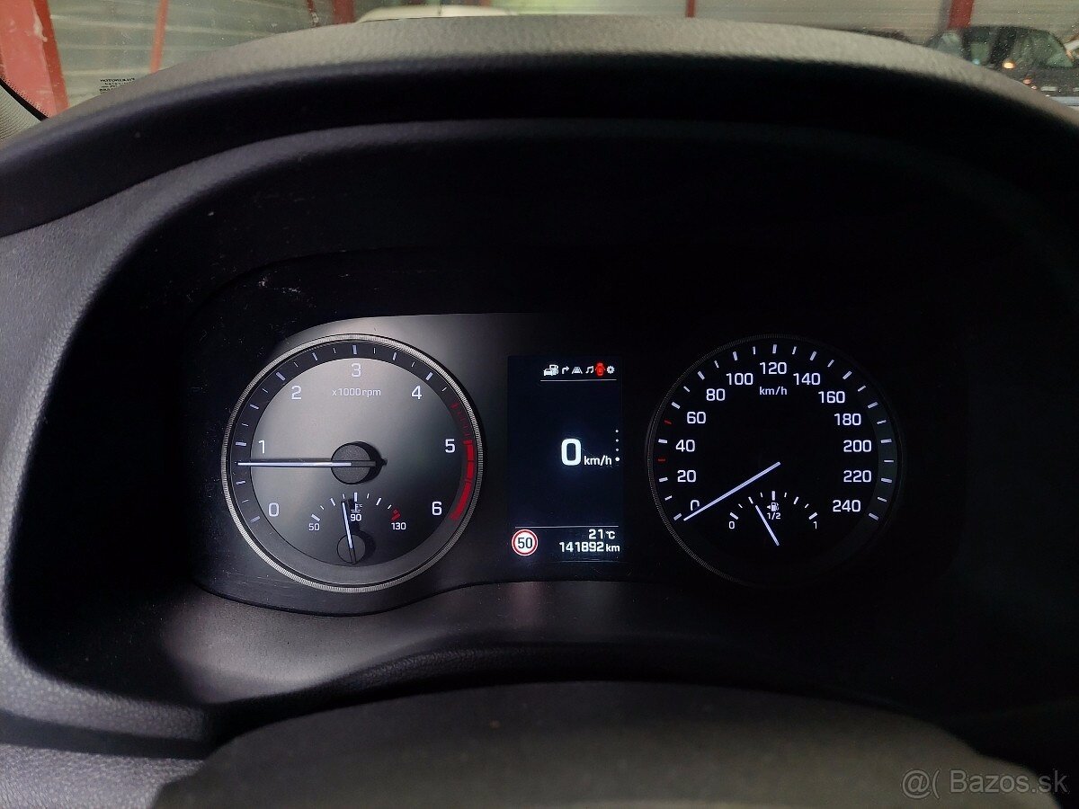 Hyundai Tucson r.2017, 6st. manuál, bohatá výbava + PANORAMA - 9