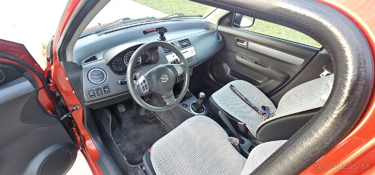 Suzuki Swift 1.3 benzín, r.v 2008 - 9