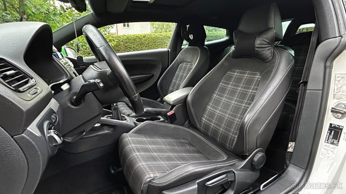 Volkswagen scirocco 2,0 TDI R-Line - 9