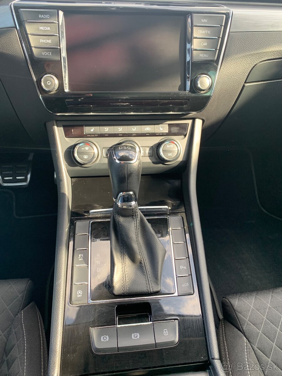 Škoda superb 2.0 TDI Style - 9