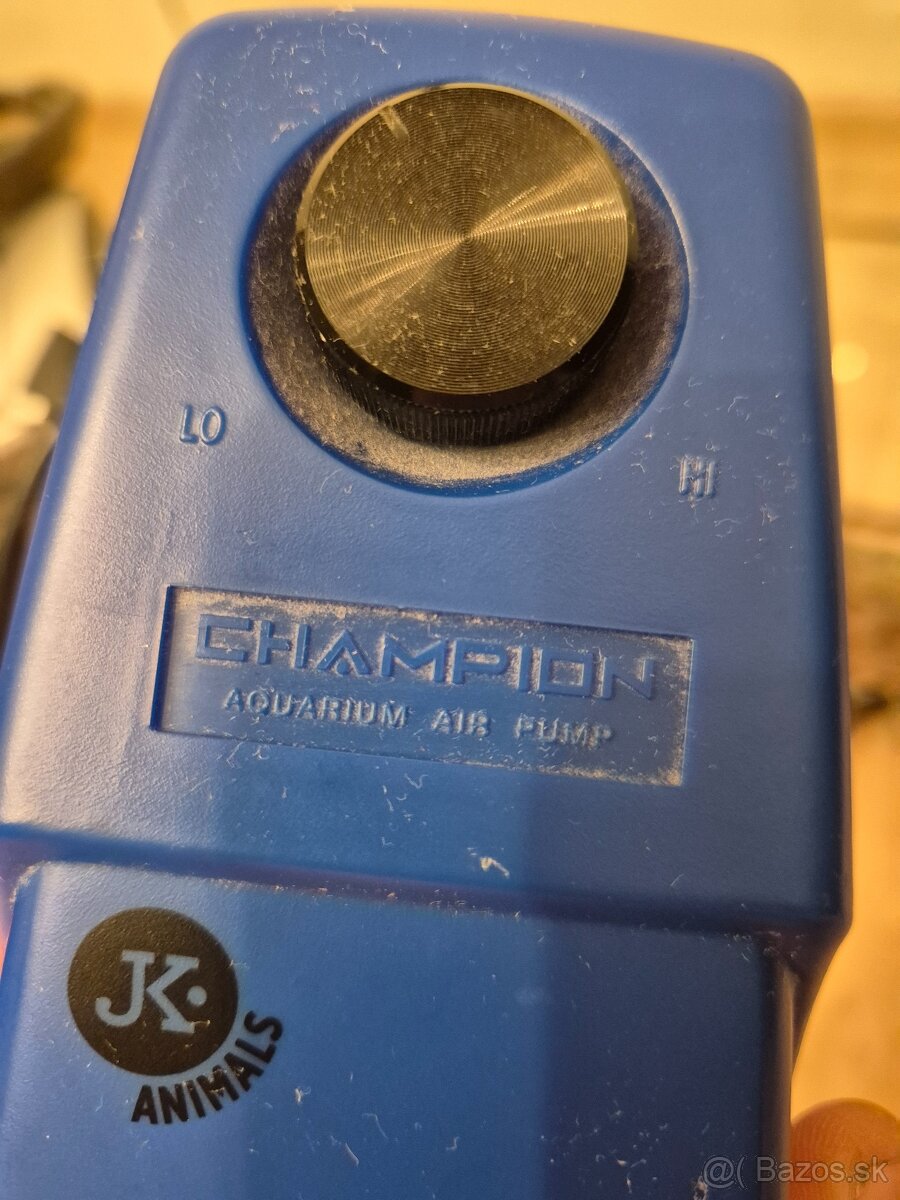 Predám akvárium s príslušenstvom - 9