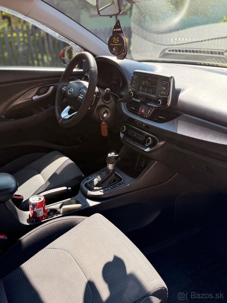 Hyundai i30 1.6 Crdi automat - 9