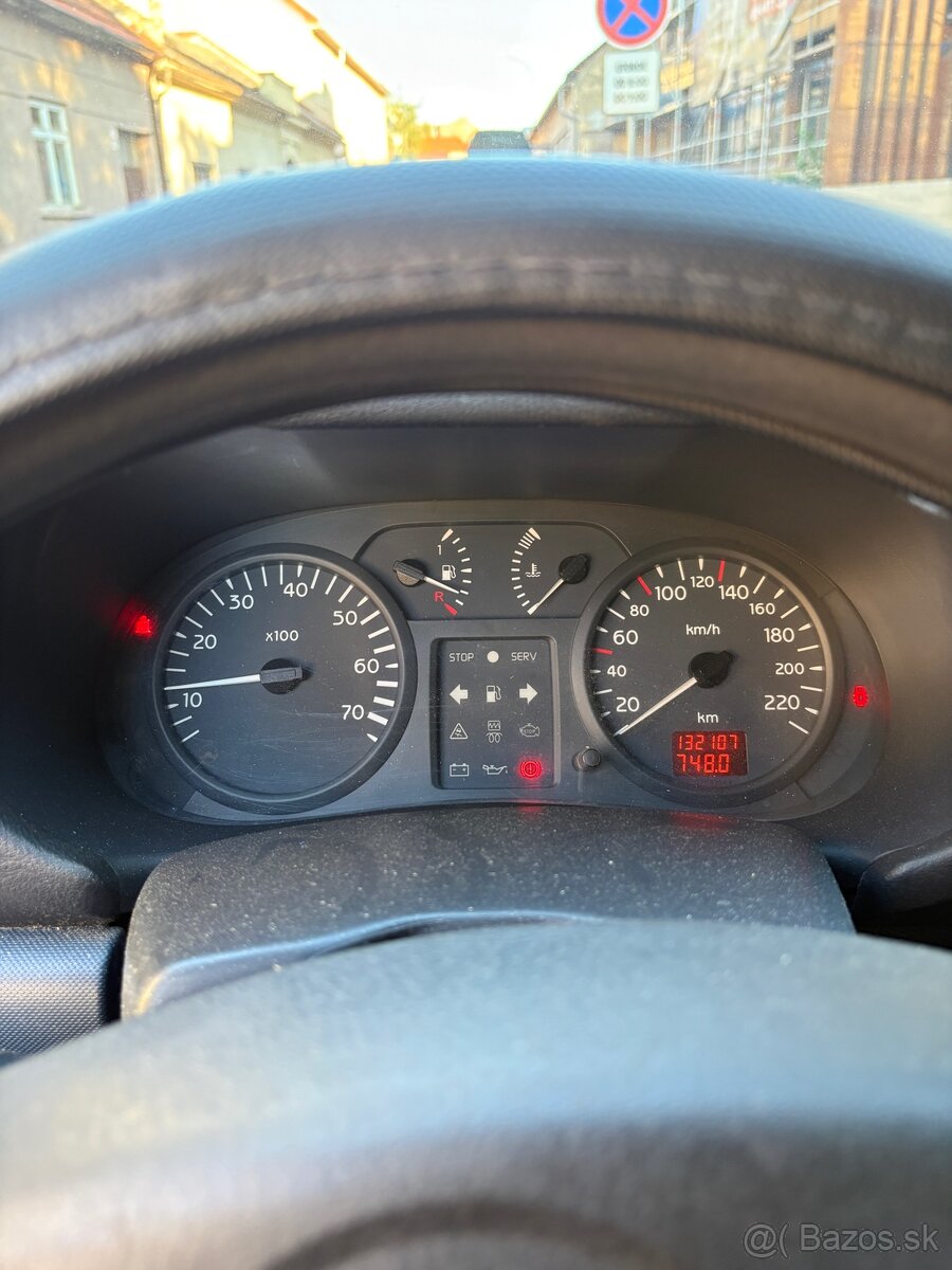 Renault Clio 1.2 benzín 2002 - 9