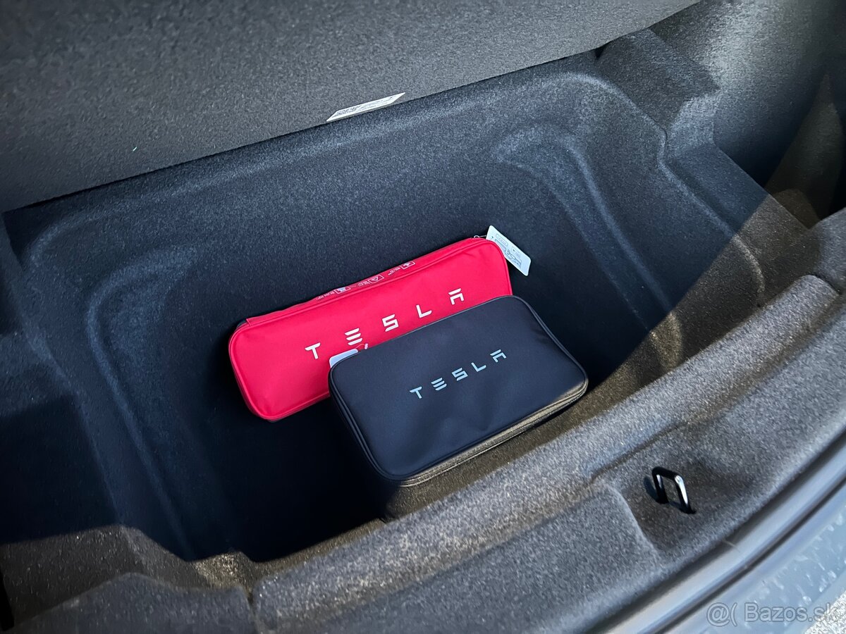 TESLA MODEL Y PREMIUM LONG RANGE ALL-WHEEL DRIVE - 9