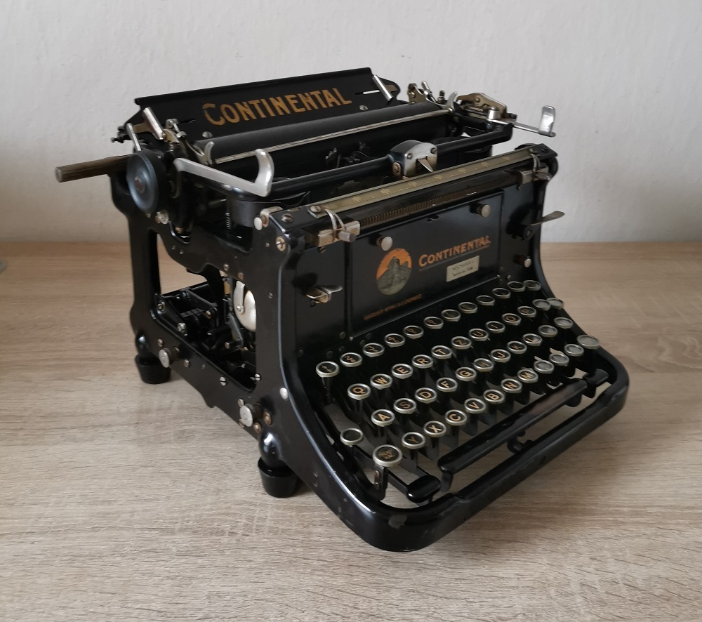 Starožitný písací stro Continental Standard z roku 1927 - 9