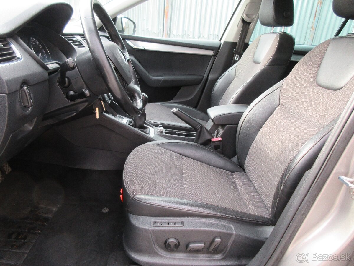 Škoda Octavia Combi 2.0 TDI Elegance/Style 4x4 - 9