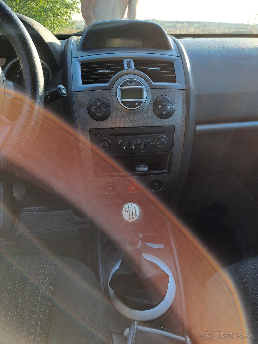 Predám RENAULT MEGANE Combi - 9