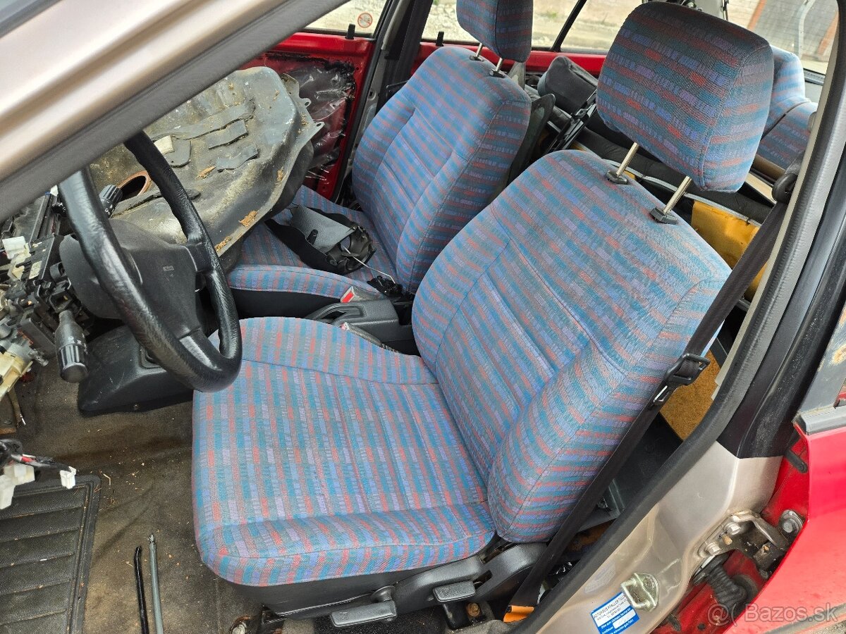 Rozpredám na diely _ mazda 323 BG - 9