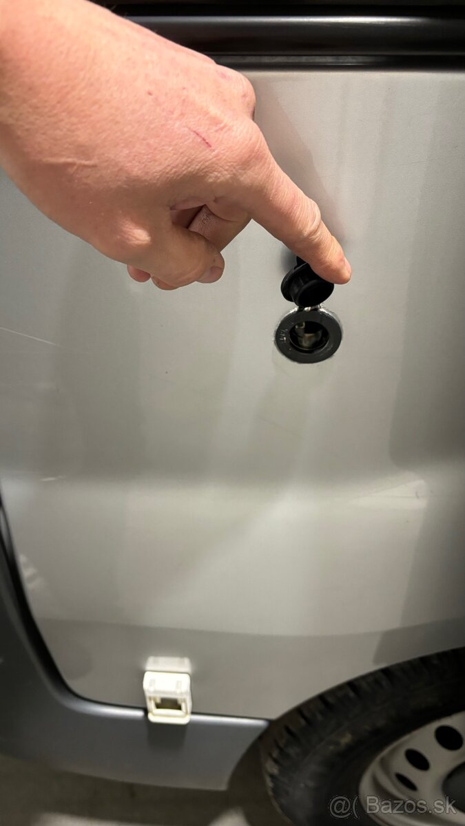 Renault Trafic 2,3 dci - 9