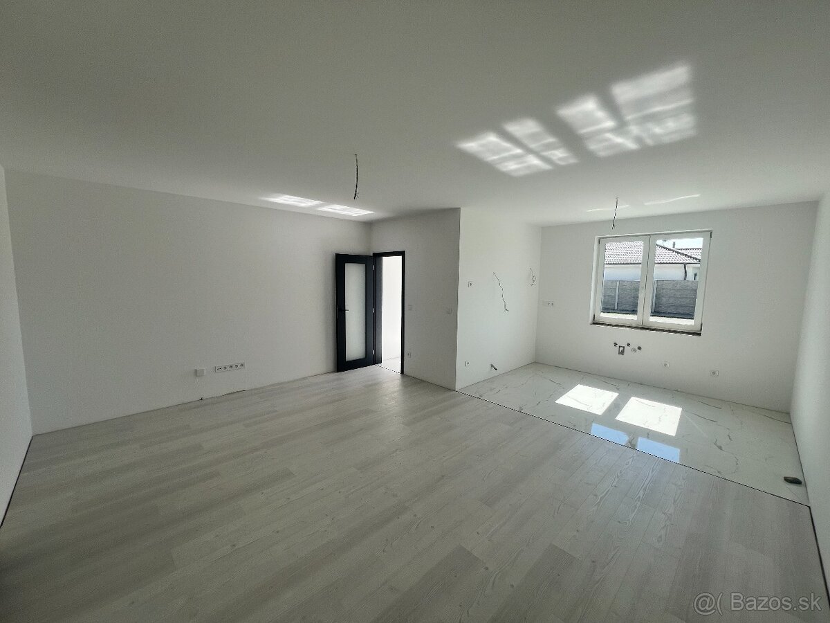 3 izbový byt +záhrada, 2 parkovacie miesto (Dunajská Streda) - 9