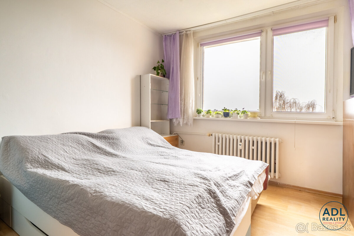 PREDAJ, 3. izbový byt so zasklenou loggiou a pivnicou - 9