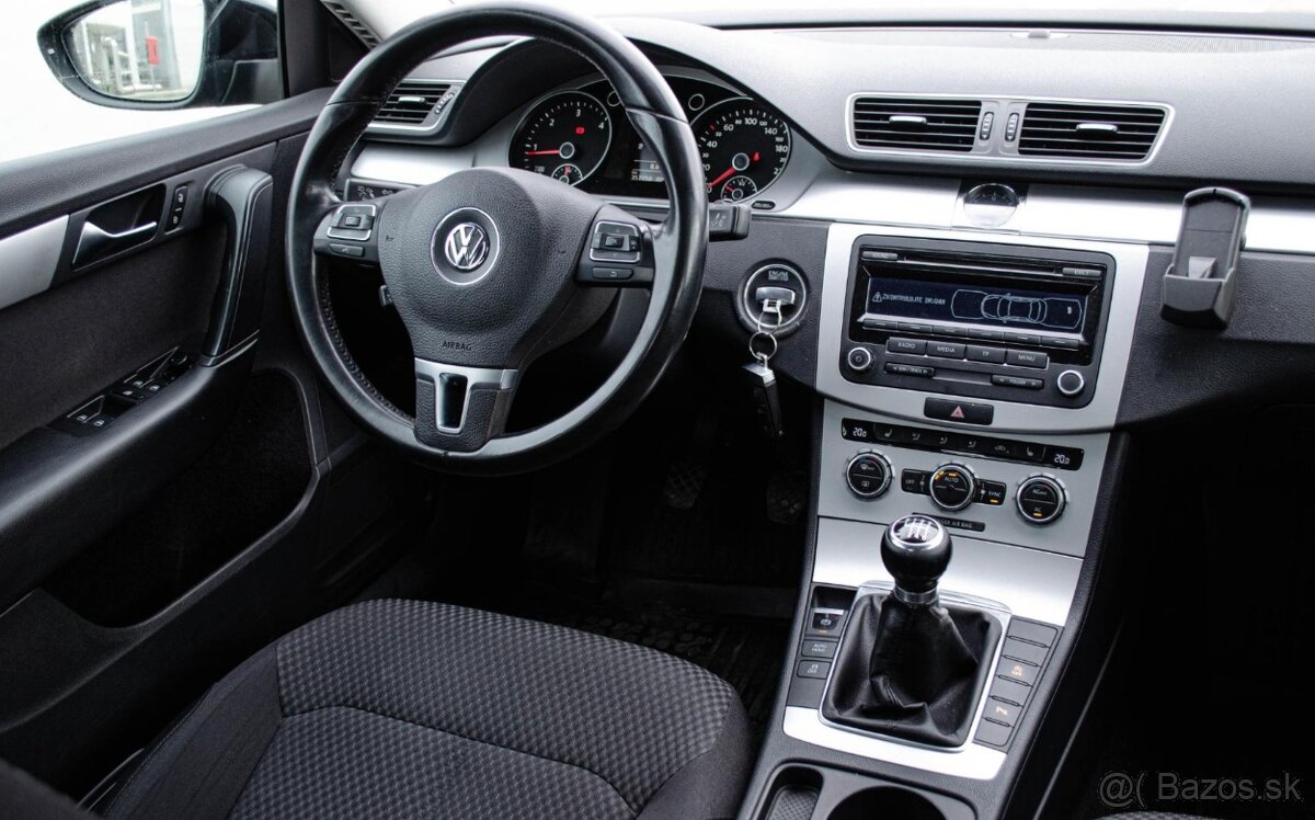 Volkswagen Passat B7 1.6 TDI Sedan - 9