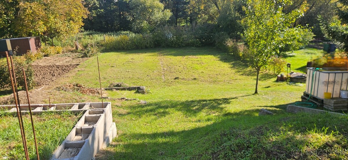 Rekreačný domček (chatka) s veľkým pozemkom - 9