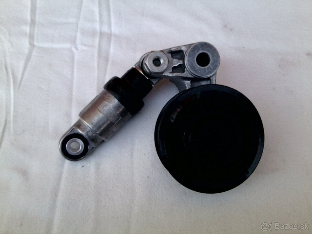 VW LT46 a vw T-4 rozvodové kladky a diely - 9