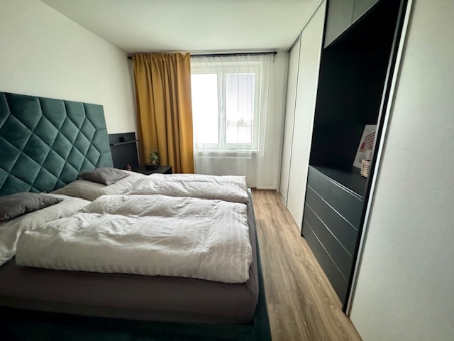 Na predaj 2 izbový tehlový byt v centre s garážou - 9