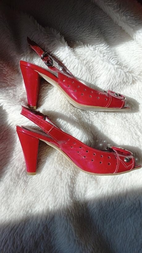 Krajkové šaty+sandáliky grátis - 9