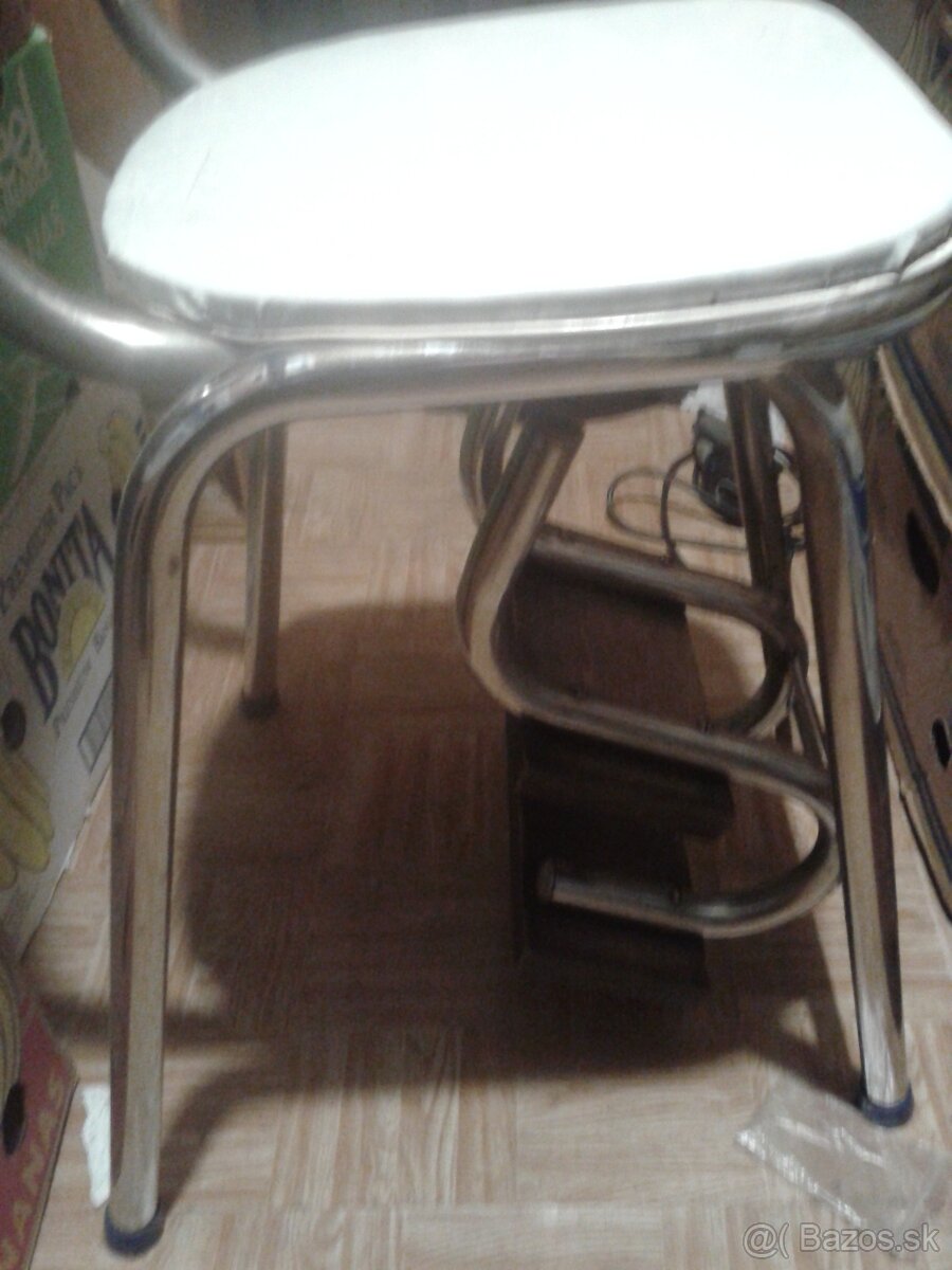 Stary retro nabytok - 9