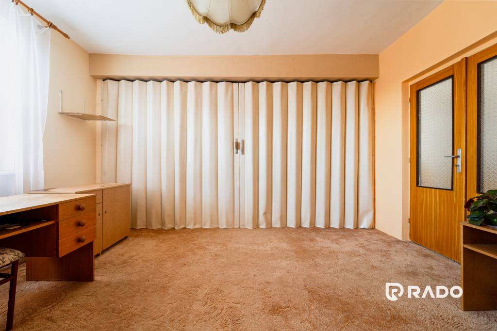 RADO | 8i RD s dvoma garážami a záhradou 974m2 | Zlatovce - 9