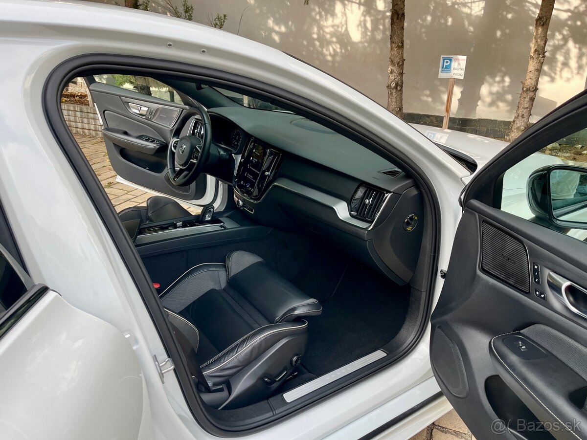 Volvo S60 B4 R-DESIGN 197PS rv.2022 - 9