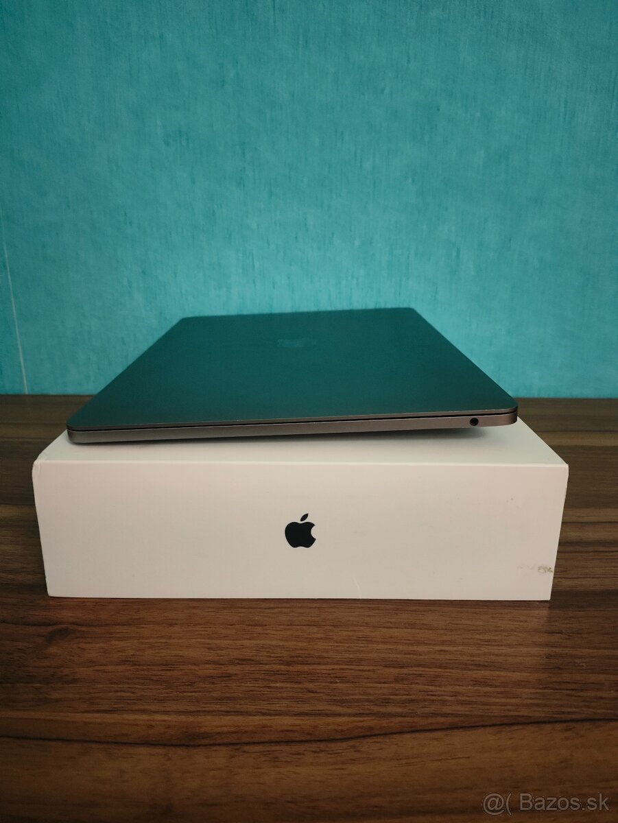Apple MacBook Pro 2017 – i5 / 8GB / 256GB - 9