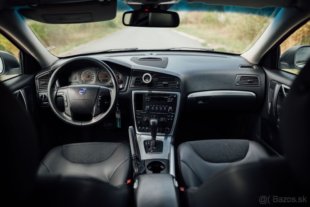 Volvo XC70 2.4 D5 (Cross Country) - 9