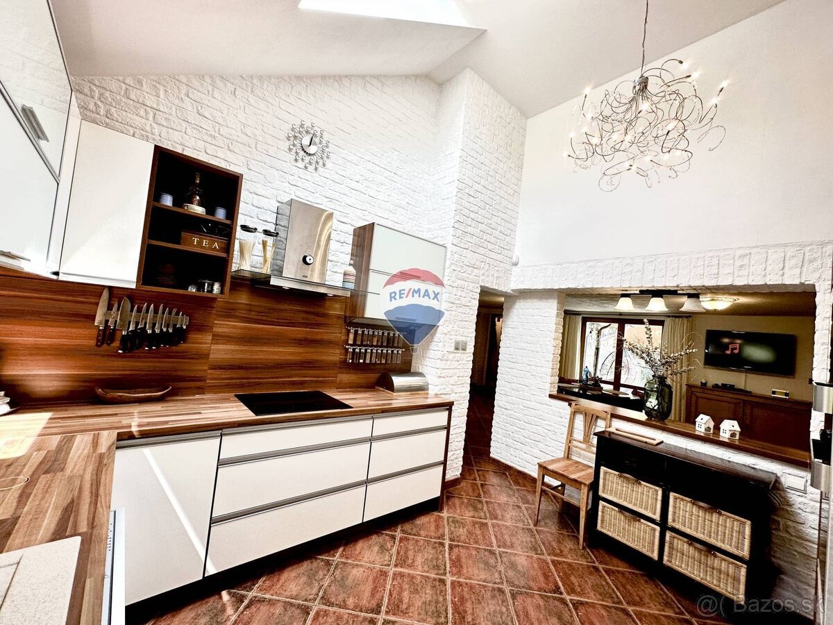 Rozprávkový rodinný dom (chalupa) v prírodnom štýle - Lazy - 9