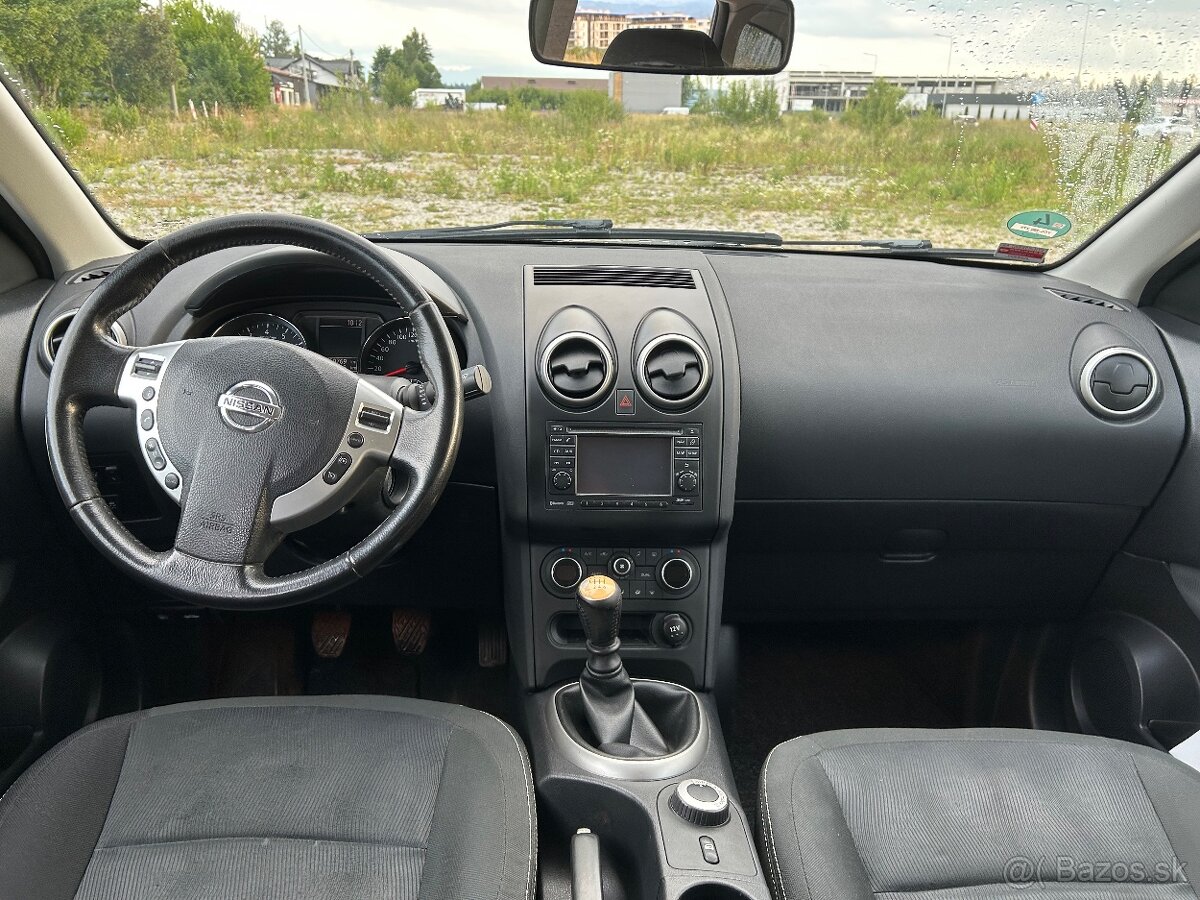 Nissan Qashqai 2.0 benzín 4x4 7 miest - 9