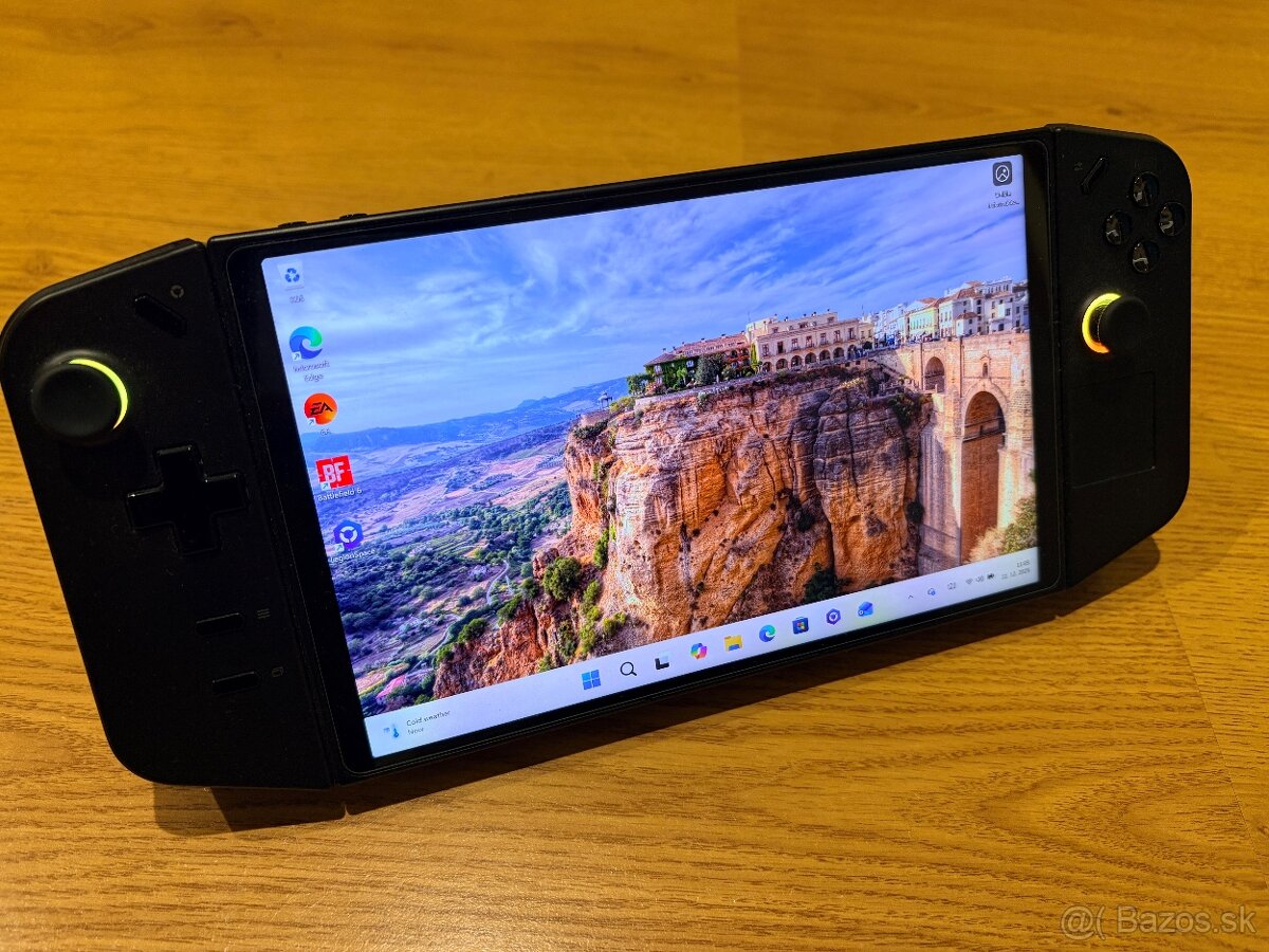 Lenovo LEGION GO - 9