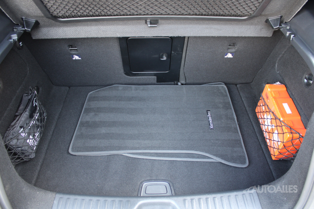 Mercedes-Benz A180 1,6 i 90 kW - 9