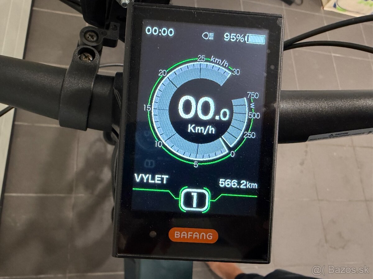 Crussis e-Largo 9.7 (2022) – 29”, top stav - 9