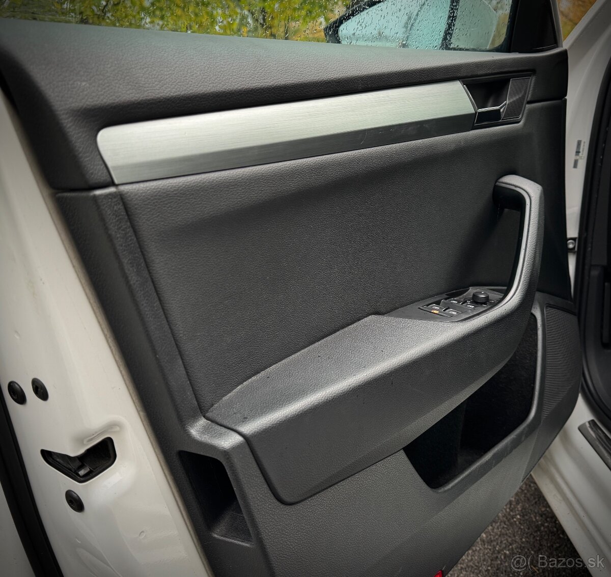 ŠKODA SUPERB COMBI 2.0TDi AUTOMAT - 9