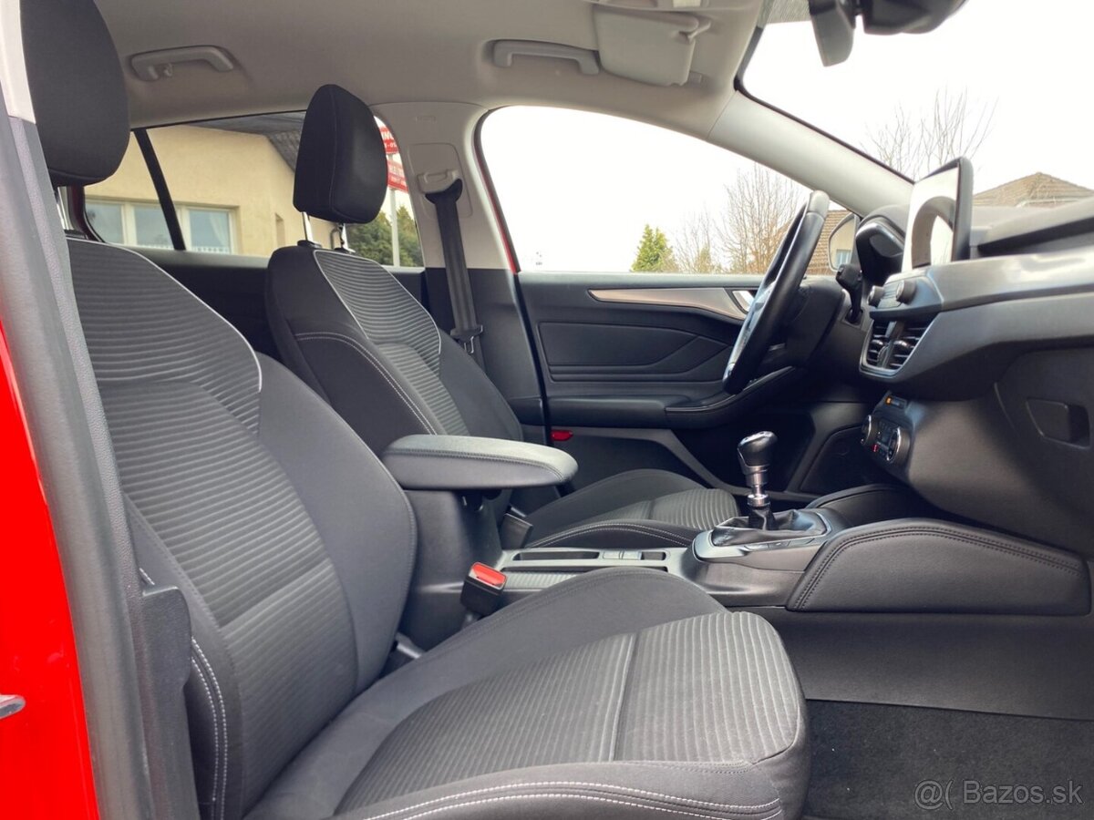 Ford Focus Turnier 1.5 EB Titanium 1. majitel 11/2019 - 9