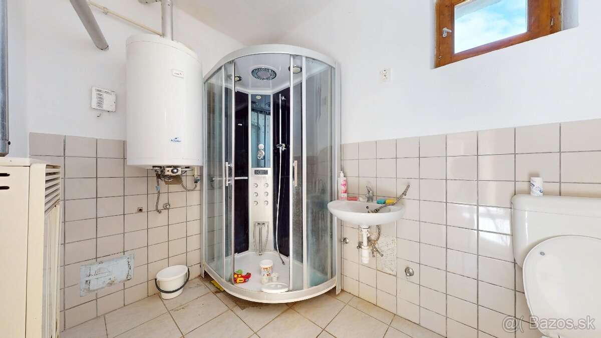 Ponúkame Vám na predaj vidiecky rodinný dom v obci Detek - 9