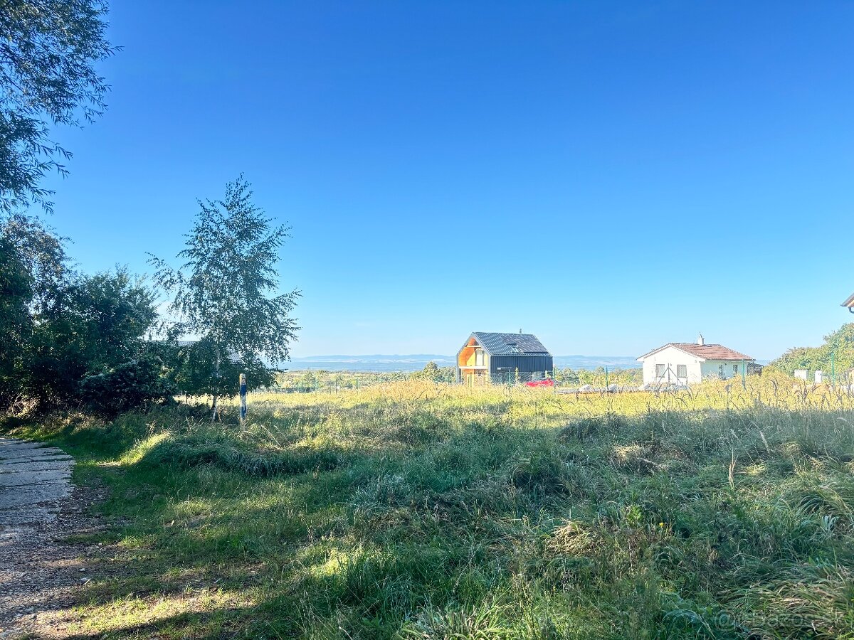 POSLEDNÝ STAVEBNÝ POZEMOK - ZLATNÍCKA DOLINA - 9